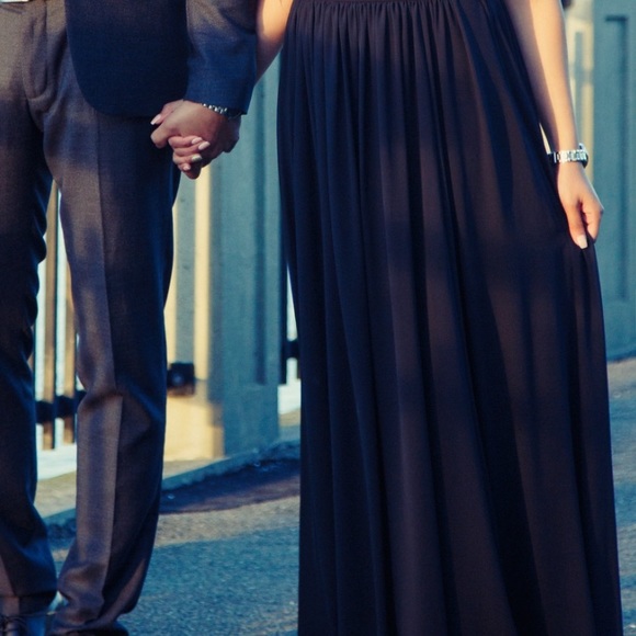 Black Gown - Picture 2 of 4